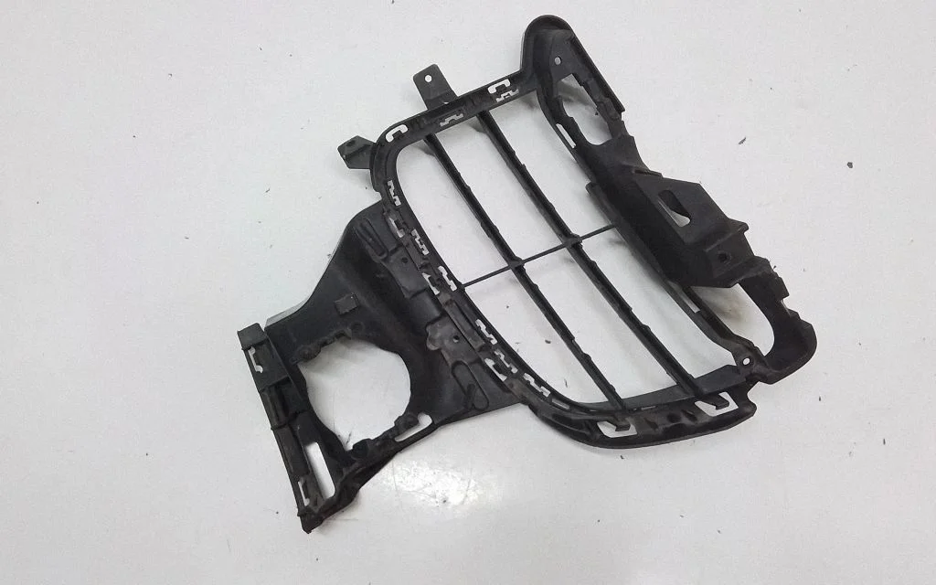 Front bumper lower grill 7P5807682E