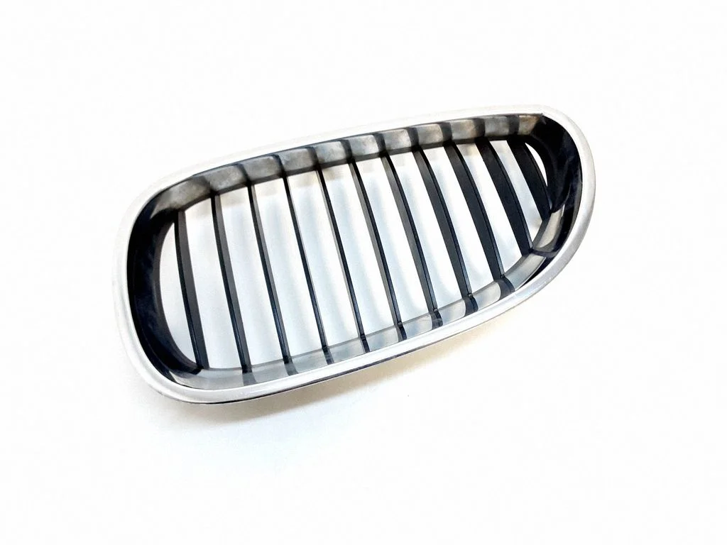 Atrapa górna (grill) – BMW Seria 5 E60 E61 (2004-2010)