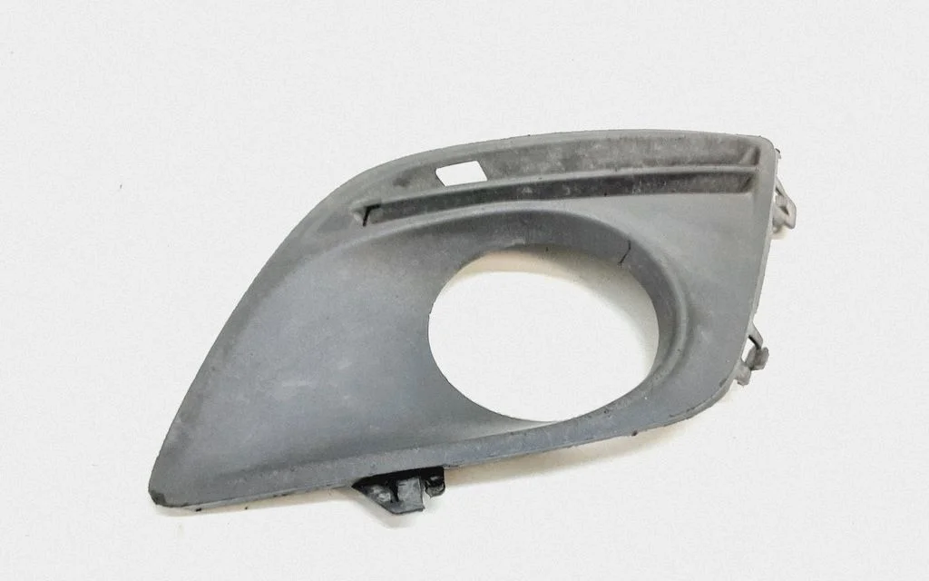 Front bumper lower grill 30763417