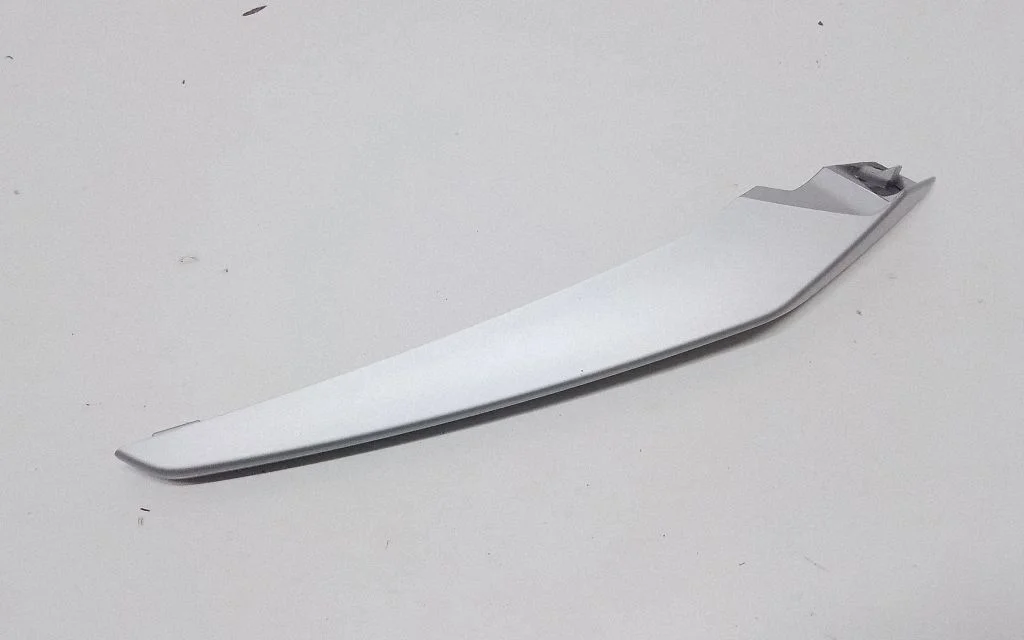 Esistange alumine osa (huul) – BMW 3-seeria F30 F35 F31 (2012-2018)