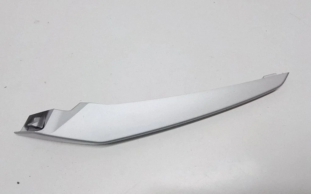 Esistange alumine osa (huul) – BMW 3-seeria F30 F35 F31 (2012-2018)