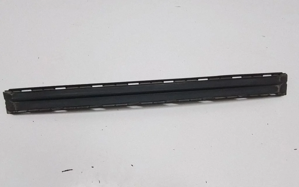 Esistange alumine osa (huul) – Lexus RX III (2008-2015)