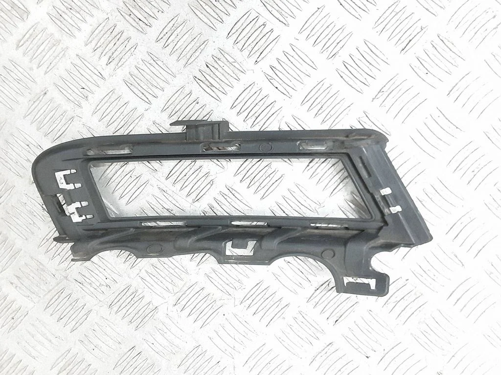 Front fog light trim/grill – Volkswagen e-Golf (2014-)