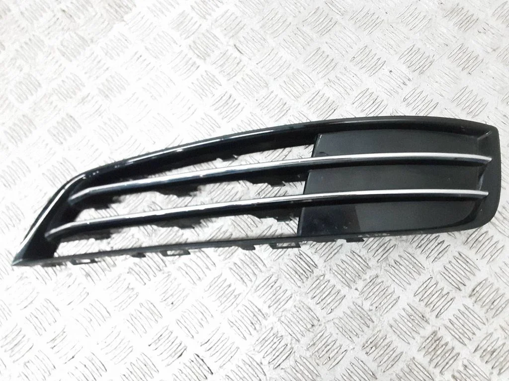 Front fog light trim/grill 4H0807679K