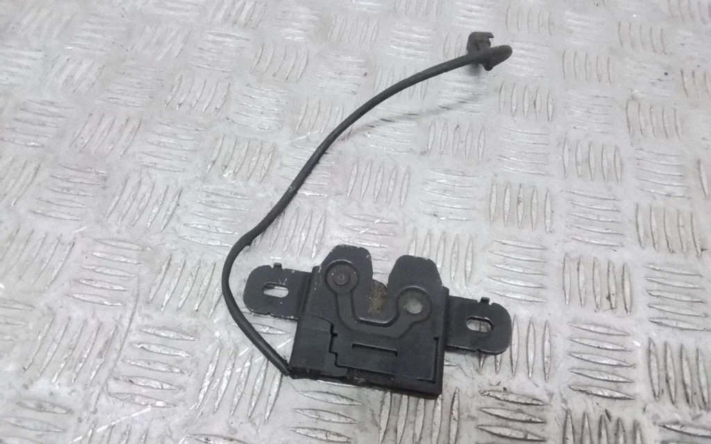 Mootorikapoti lukk 30649448