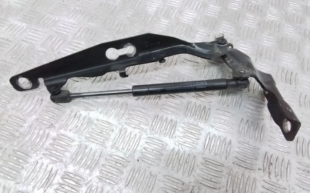 Mootorikapoti hinged 30779283