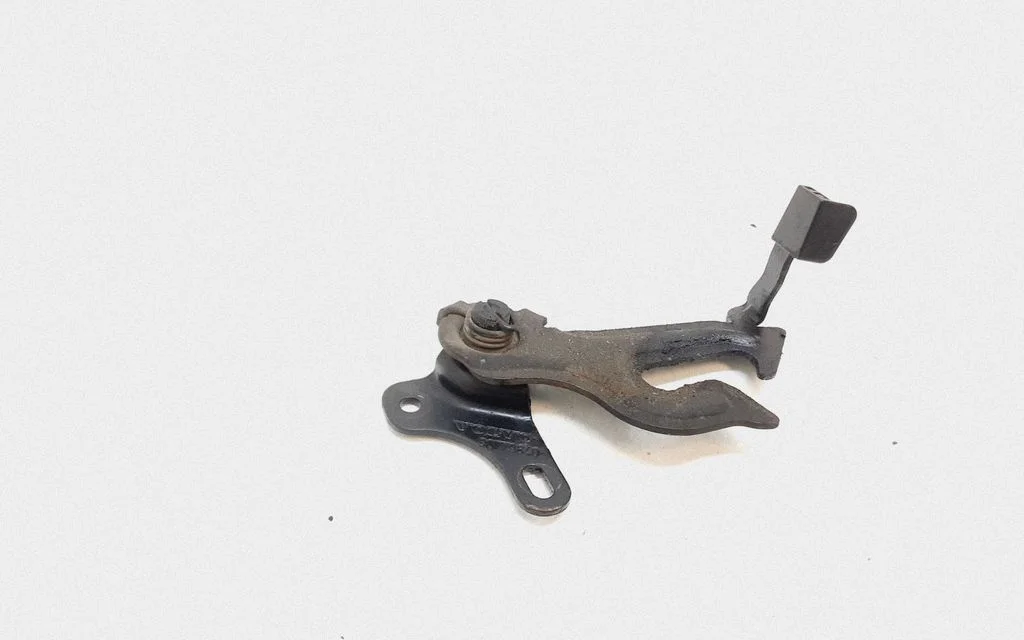 Engine bonnet/hood lock/latch loop/hook – Volvo V70 (2005-2008)