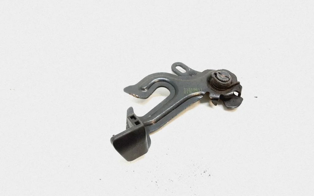 Engine bonnet/hood lock/latch loop/hook – Volvo V60 (2013-2018)