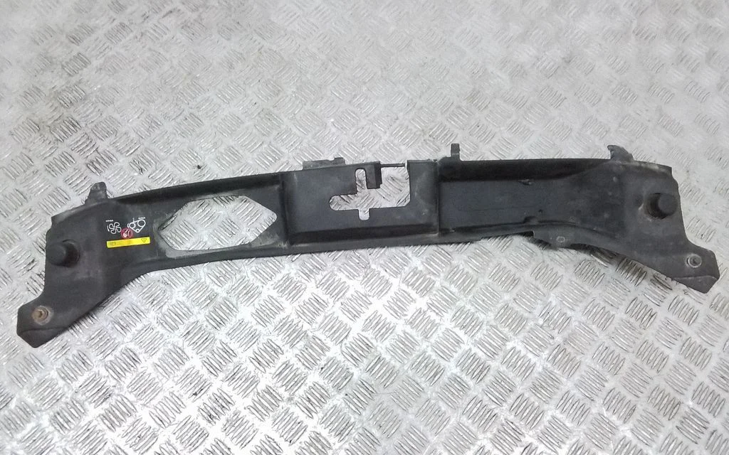 Mootorikapoti luku iluliist – Volvo C30 (2007-2010)