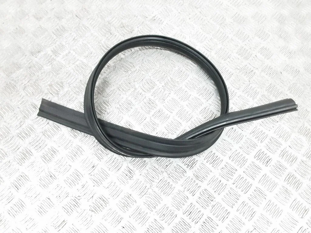 Uszczelka komory silnika – Volvo XC60 (2009-2013)