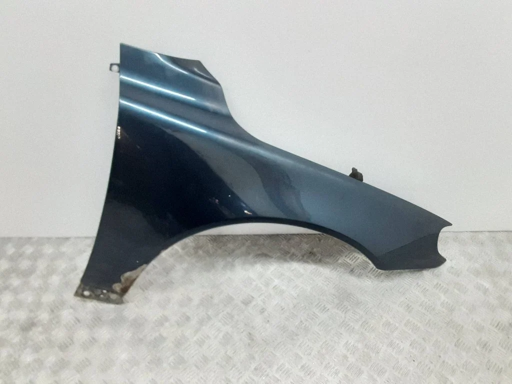 Fender – front right