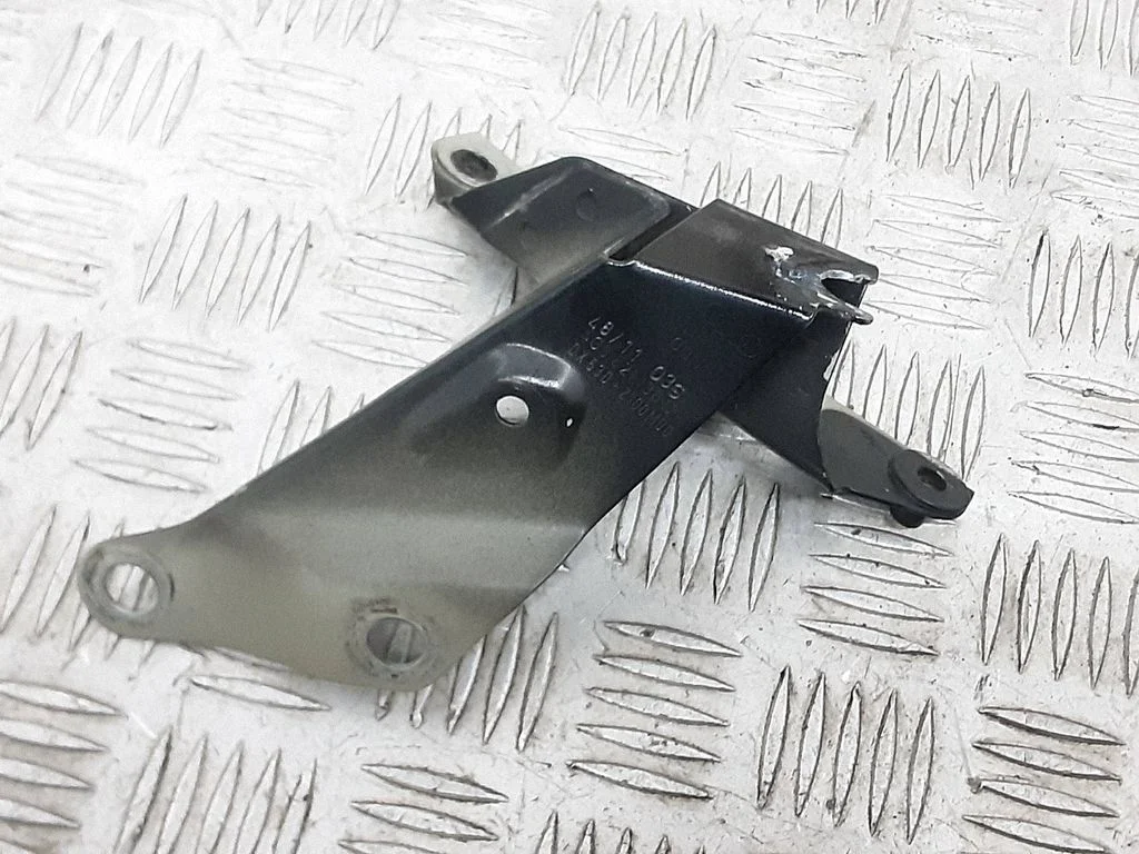 Fender mounting bracket 4G8821136D