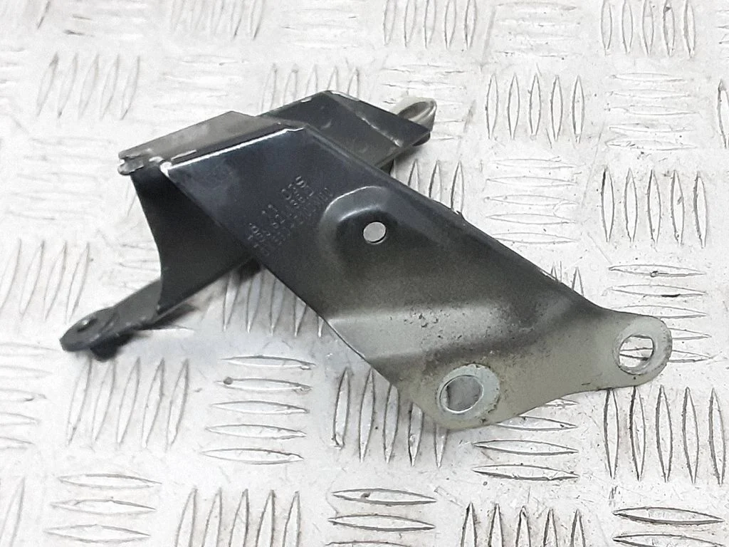 Fender mounting bracket 4G8821135D