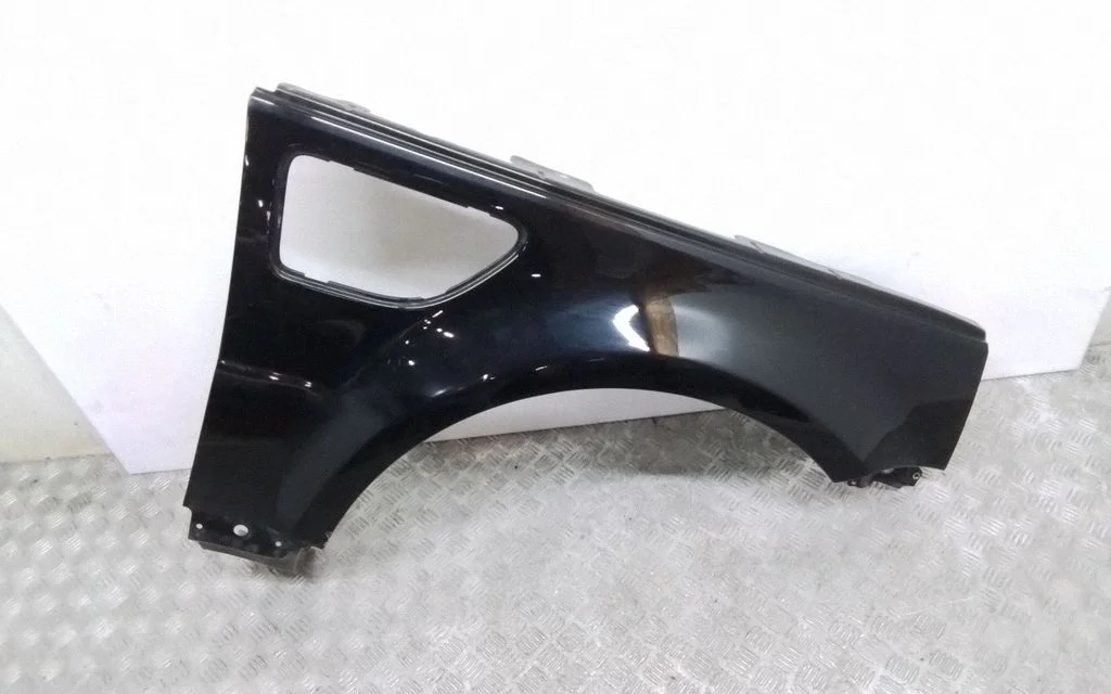 Fender – front right