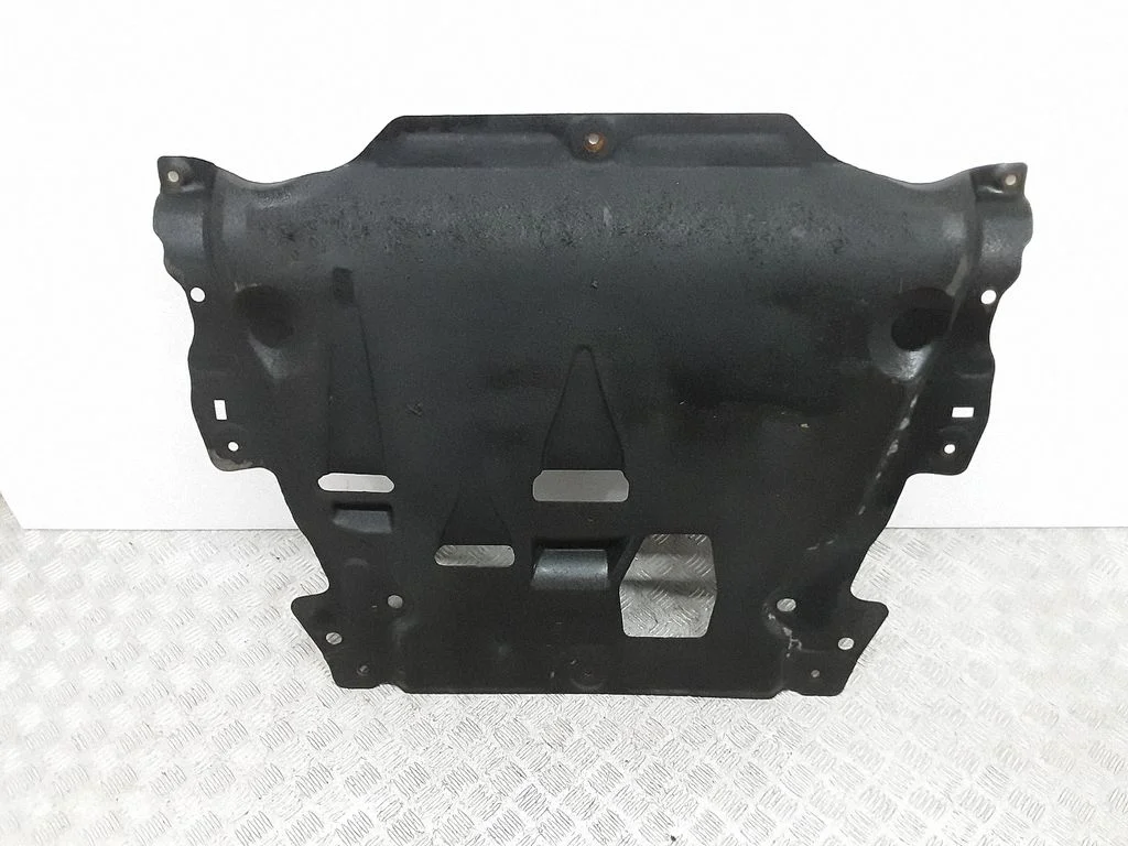 Engine splash shield/under tray AG9N6P013AB