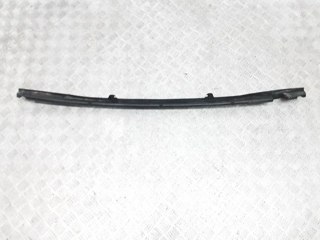 Rear bumper mounting bracket 30678653