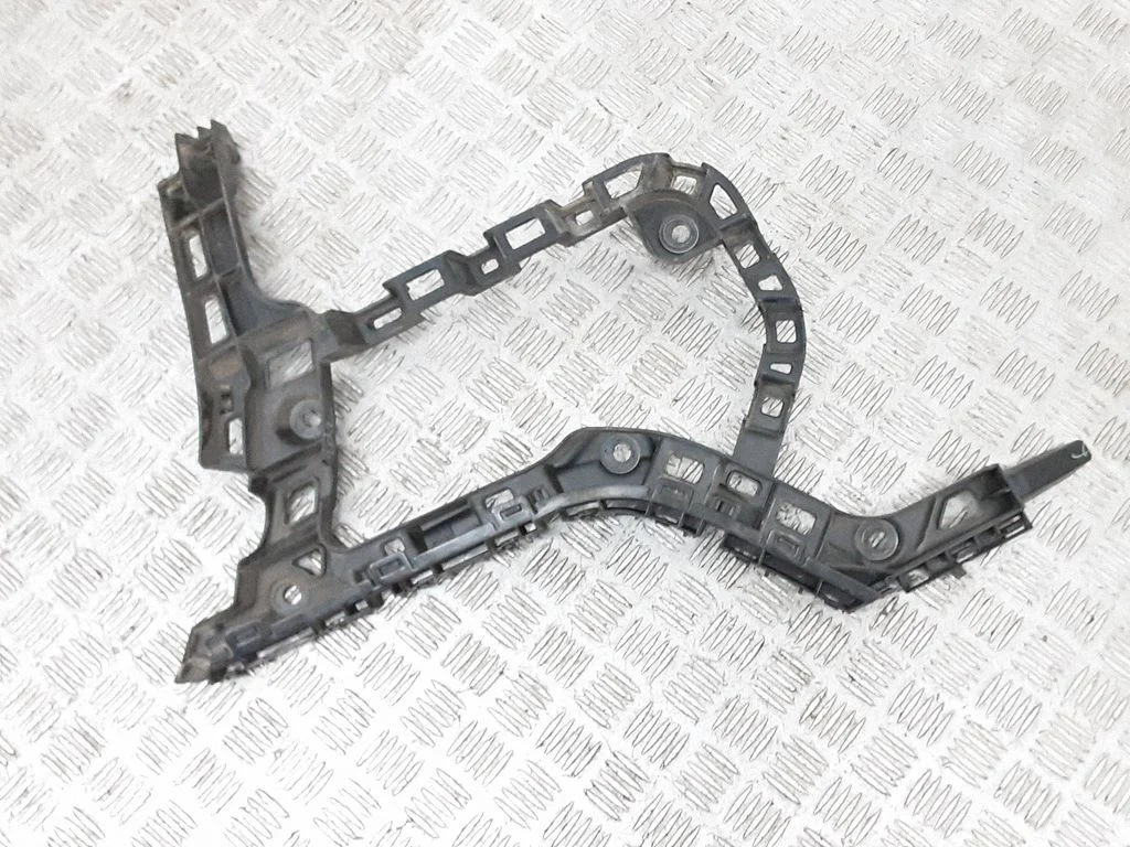 Rear bumper mounting bracket – Volkswagen e-Golf (2014-)