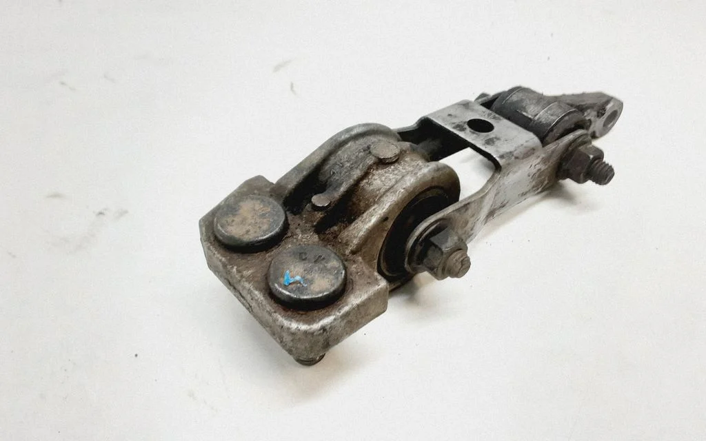 Gearbox mount – Volvo S60 (2001-2004)