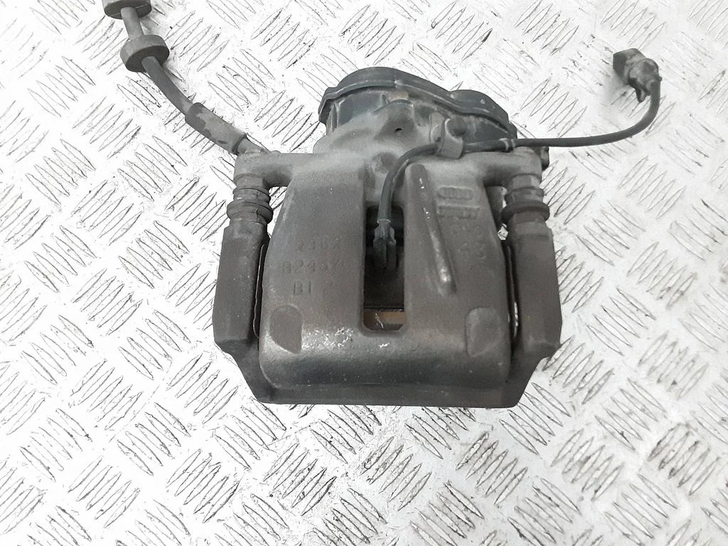 Rear brake caliper – rear left