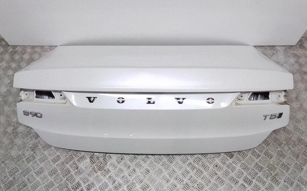 Tailgate/trunk/boot lid – rear