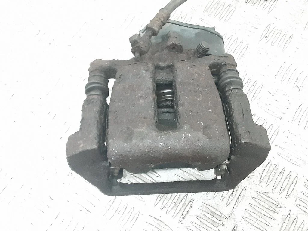 Rear brake caliper – rear right