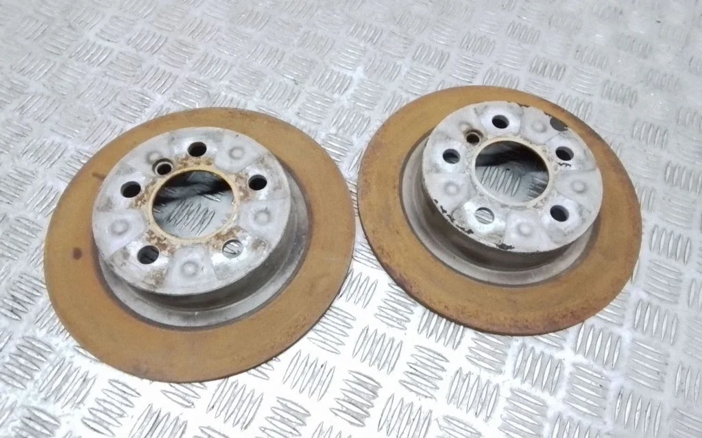 Rear brake disc 6864141