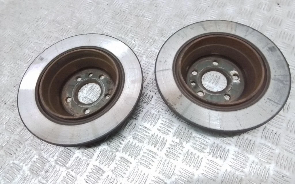 Tagumine piduriketas