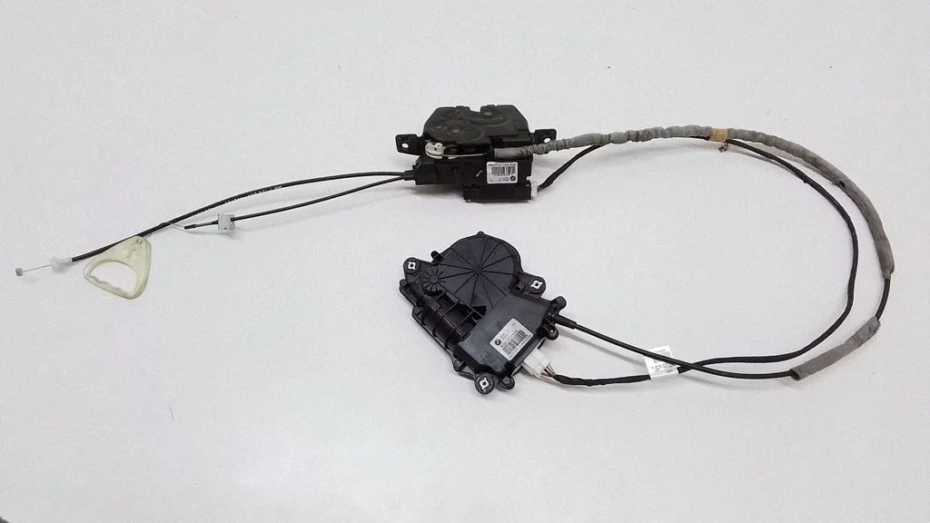 Tailgate/trunk/boot lift motor – BMW 7 Series F01 F02 F03 F04 (2008-2016)