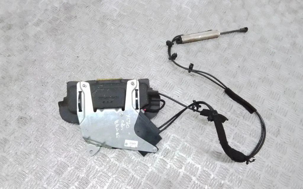 Tailgate hydraulic set – Volvo XC70 (2008-2013)