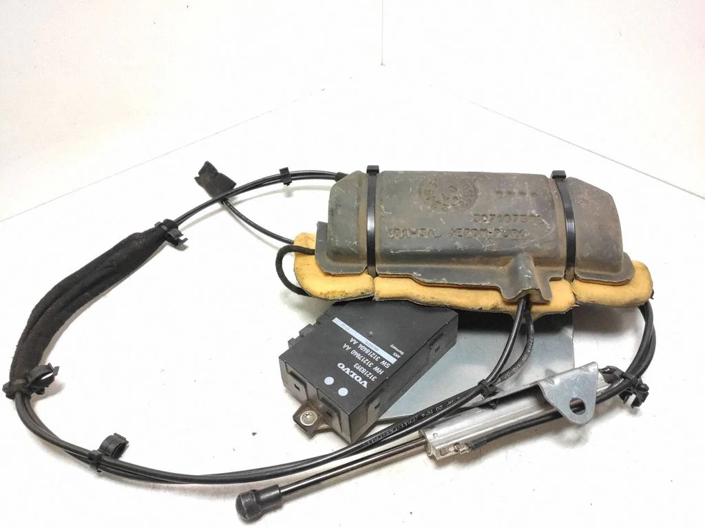 Tailgate hydraulic set – Volvo V70 (2008-2013)