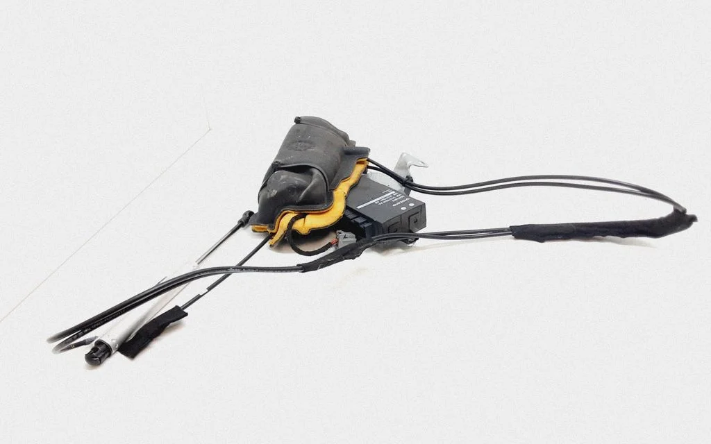 Tailgate hydraulic set – Volvo V70 (2008-2013)