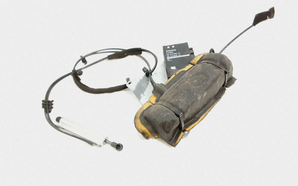 Tailgate hydraulic set – Volvo XC70 (2008-2013)