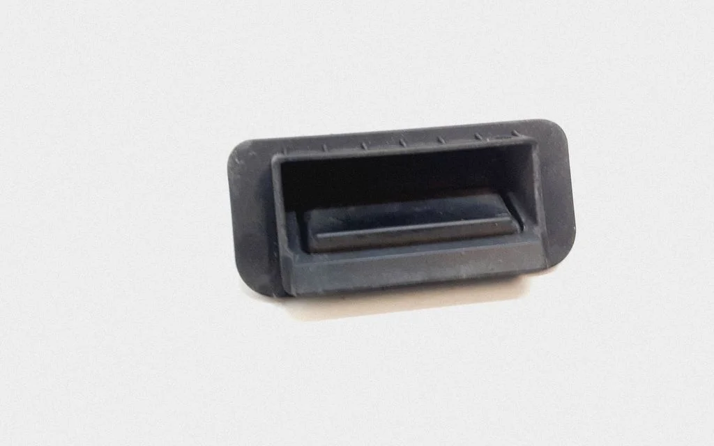 Tailgate/trunk/boot exterior handle – Mercedes-Benz E-Class W212 (2009-2016)