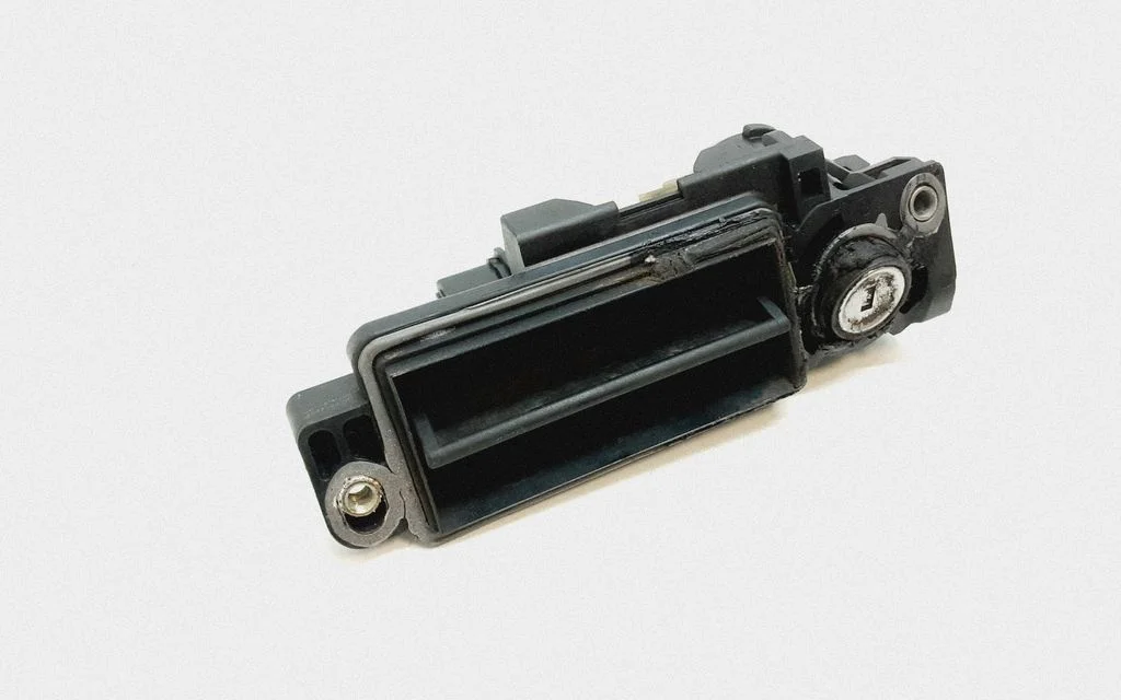 Tailgate/trunk/boot exterior handle – Mercedes-Benz CLS-Class C219 (2003-2011)