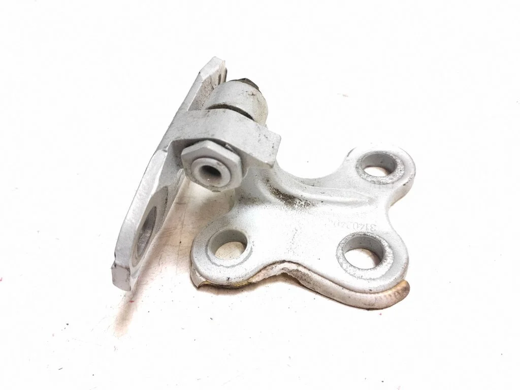 Front door upper hinge – Volvo V60 (2013-2018)