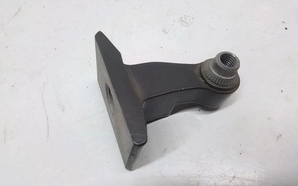 Front door lower hinge – BMW 3 Series GT F34 (2013-2017)