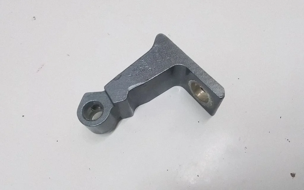 Front door lower hinge – Volkswagen Atlas (2017-)