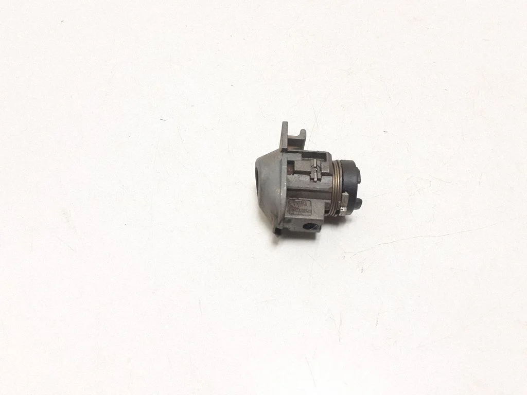 Front door lock (next to the handle) – Volvo XC60 (2009-2013)
