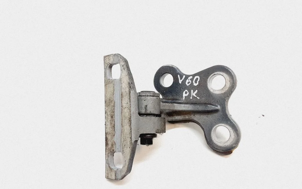 Front door lower hinge – Volvo S60 (2014-2018)