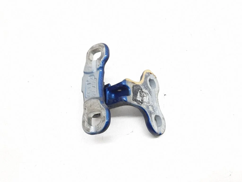 Front door upper hinge – Volvo V50 (2004-2007)
