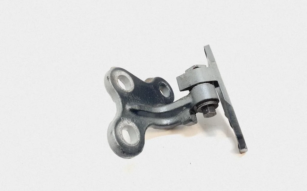 Front door upper hinge – Volvo S60 (2014-2018)
