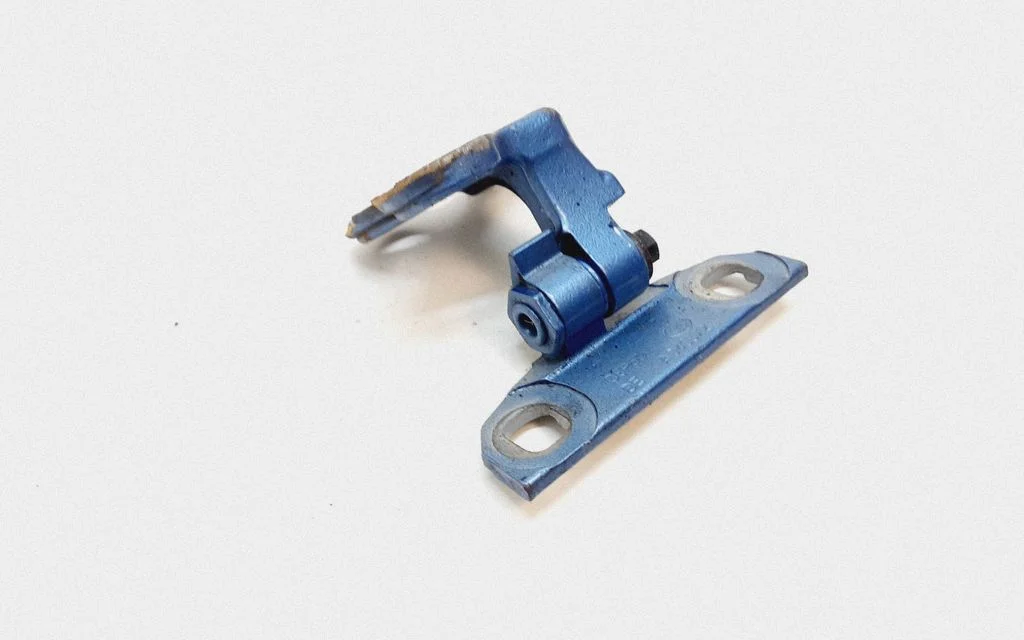 Front door upper hinge – Volvo S60 (2014-2018)