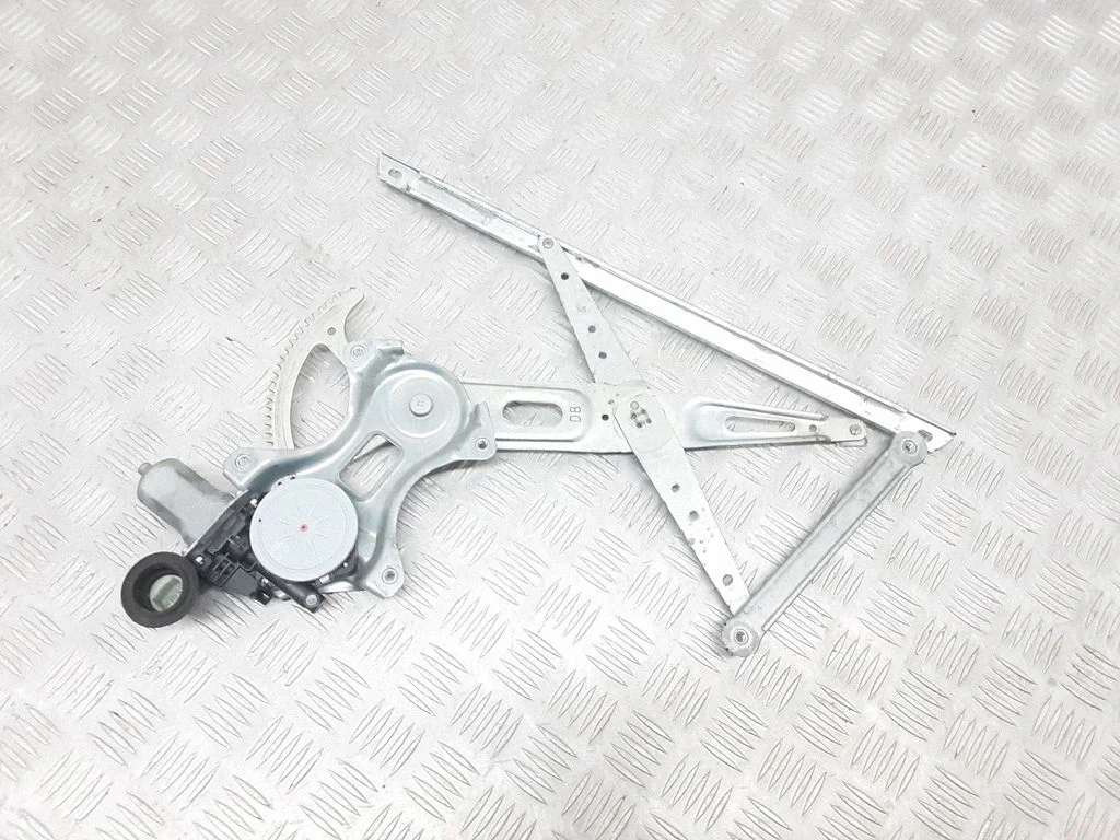 Front door window regulator with motor – Toyota RAV 4 (XA30) (2006-2016)
