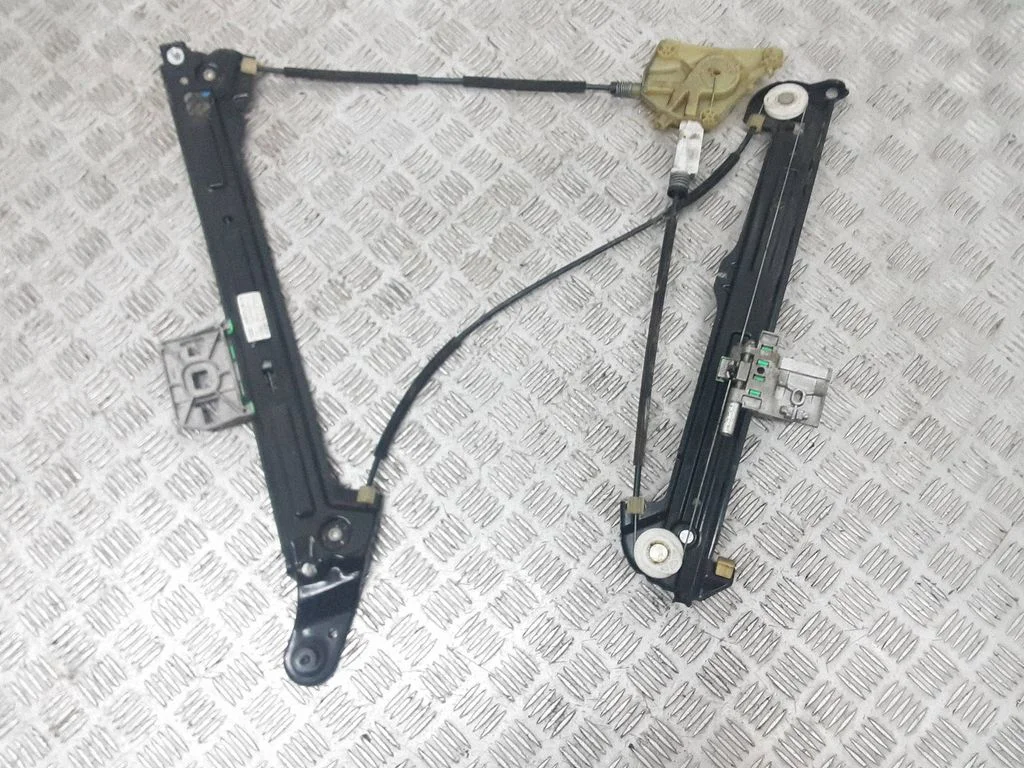 Front window lifting mechanism without motor – Audi A7 S7 4G (2011-2017)