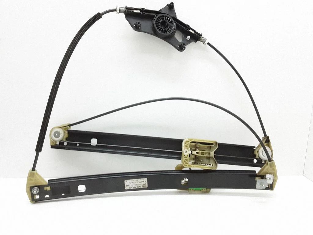Front window lifting mechanism without motor – Audi RS Q3 (2013-2018)