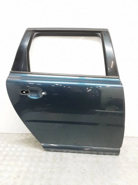 Rear door – rear right