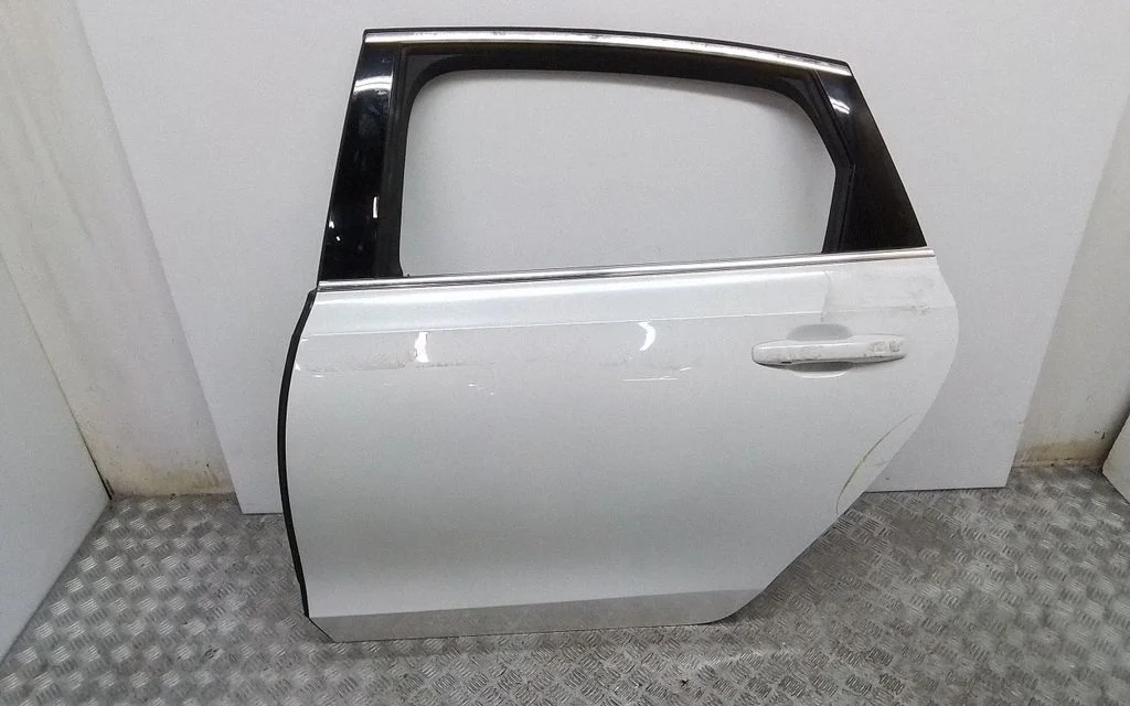 Rear door – rear left
