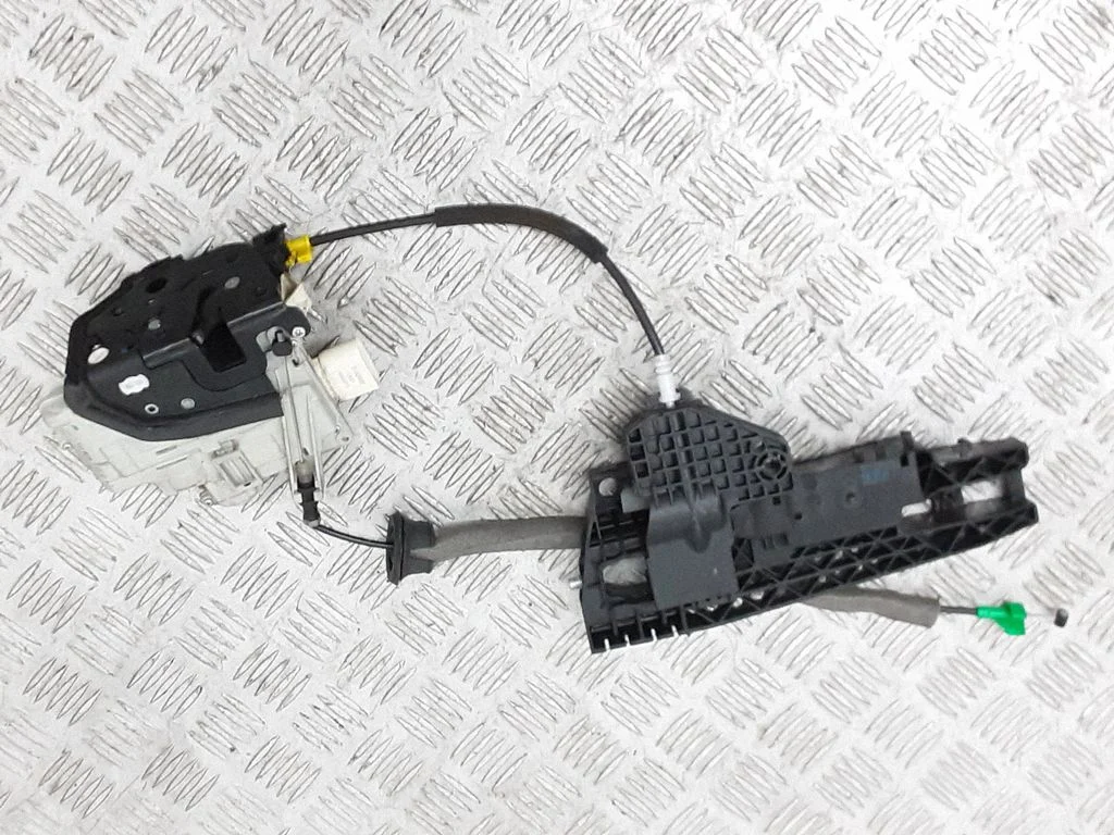 Rear door lock 4G0839016