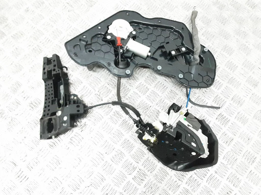 Rear door lock 4H0839016D