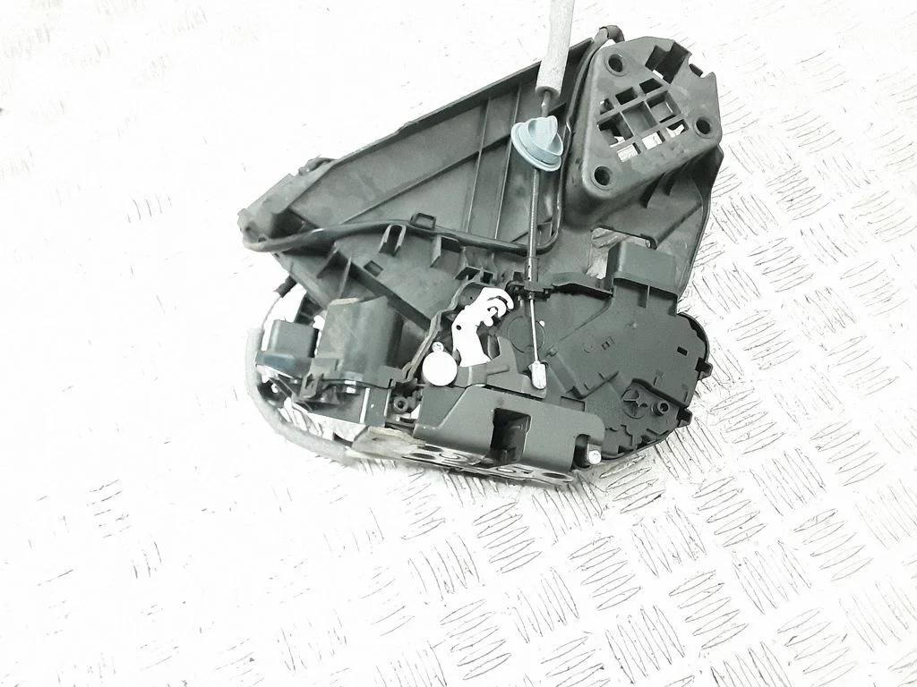 Rear door lock 30799329